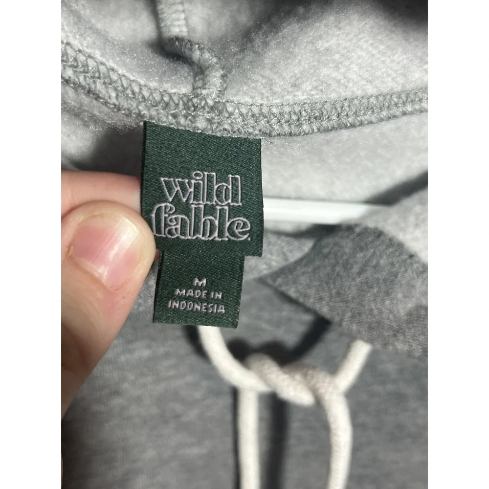 Wild Fable Women's Gray Cropped Hoodie Sweatshirt Raw Hem Drawstring Size M - Picture 3 of 4